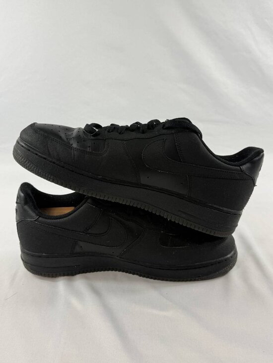 Size 11 - Nike Air Force 1 \'07 Low Triple Black main image 7